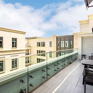 Studio King Deluxe Balcony